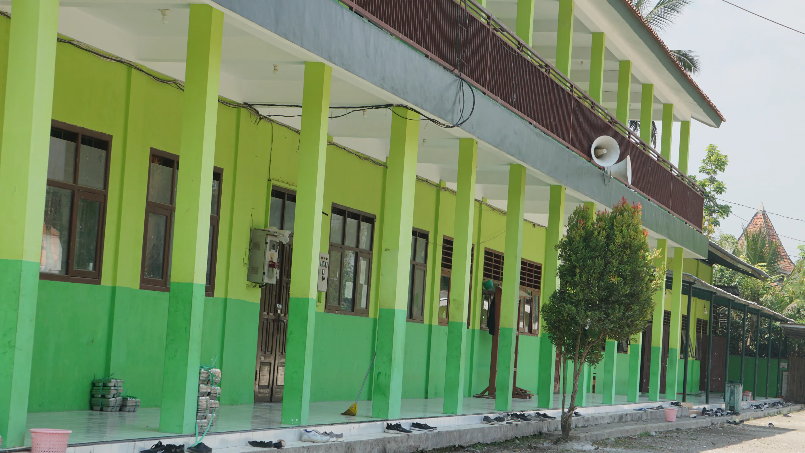 Lingkungan Pondok Pesantren Ahlul Irfan Al-Kholily